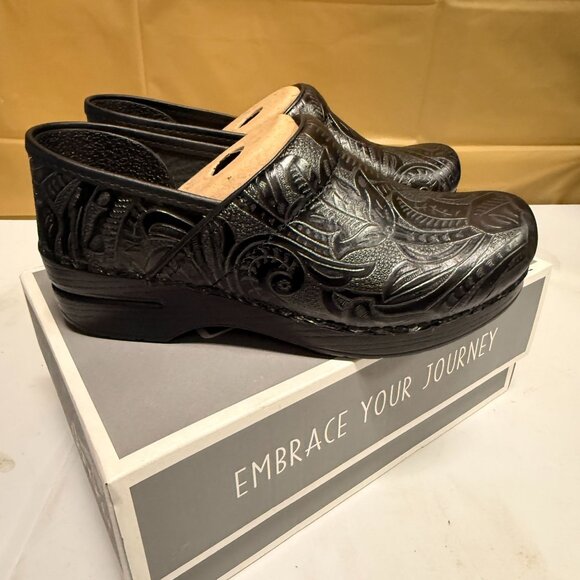 Dansko Women's Professional Black Leather Tooled Clogs Size 9 - Picture 1 of 10